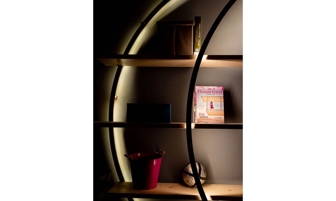 O2-shelving-frame-roumelight 1