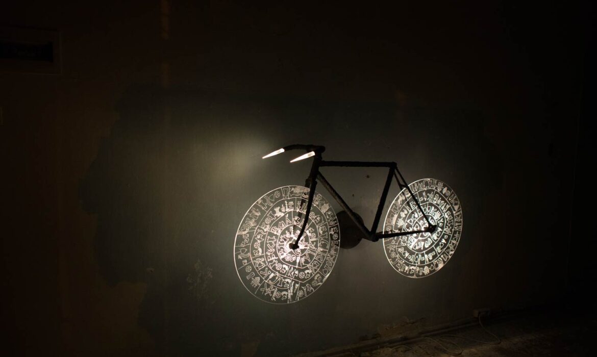 XL-101-Minoan-Light-by-roumelight-2