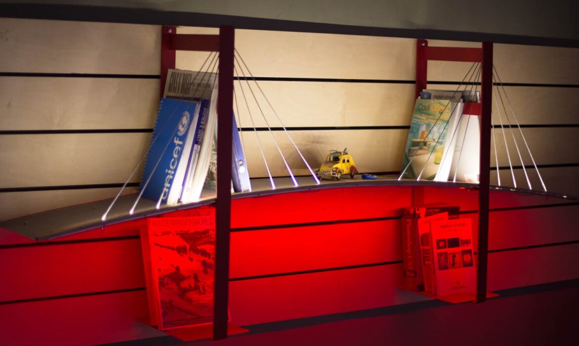 book-shelf-lightbridge-by--roumelight-4
