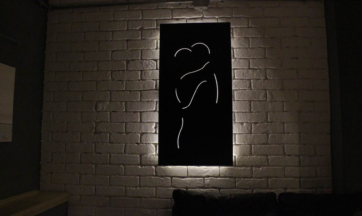 everlasting-hug-roumelight-1